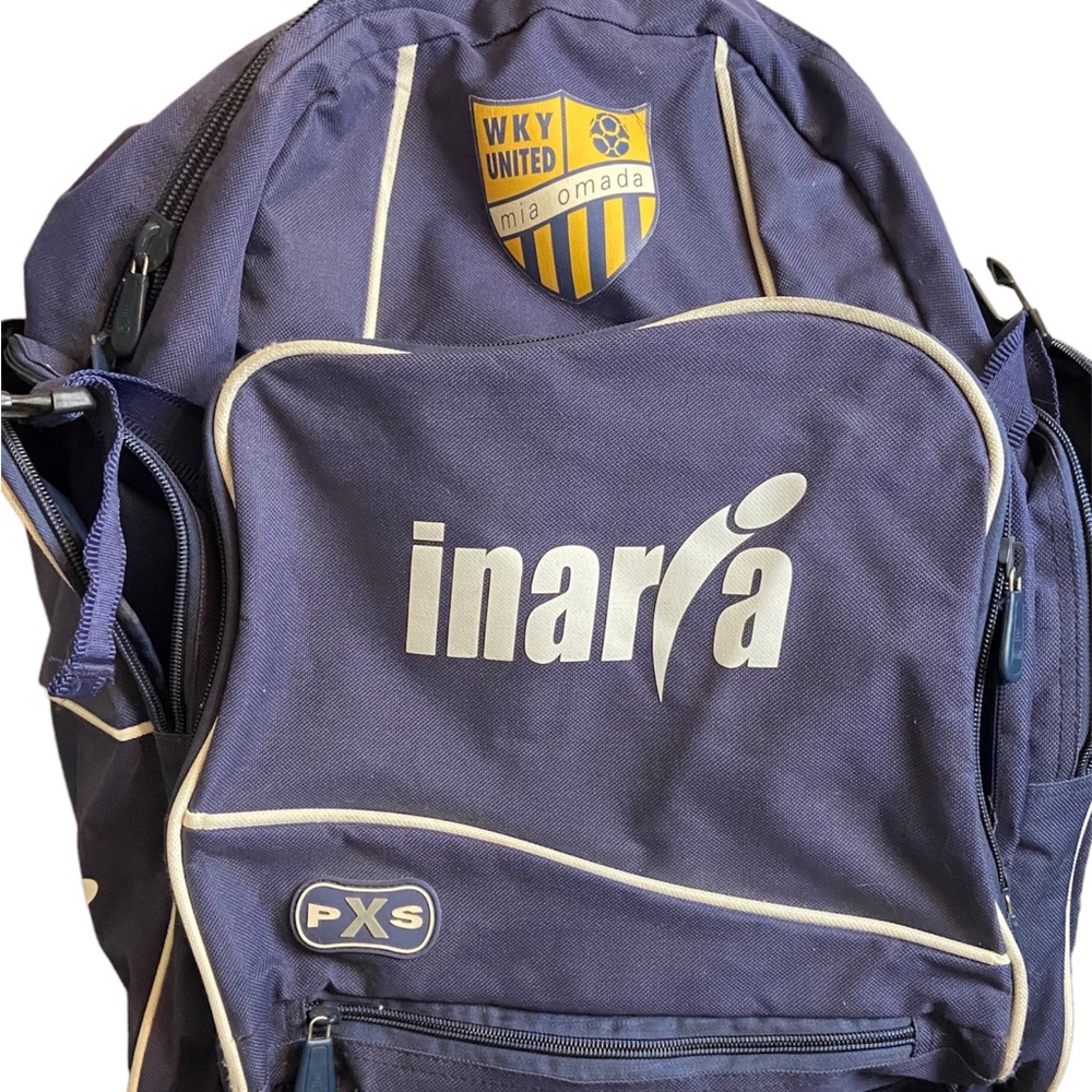 Inaria soccer futball sport Blue Backpack
Padded straps zippered pockets pouches